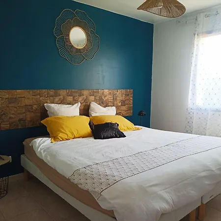 Holiday home Aux Jardins D'heloise Crest